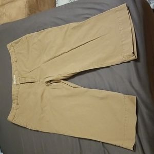 Khaki capri pants